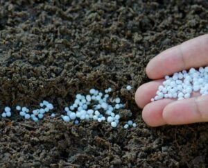 избежать передозировки калийной селитры (KNO₃)