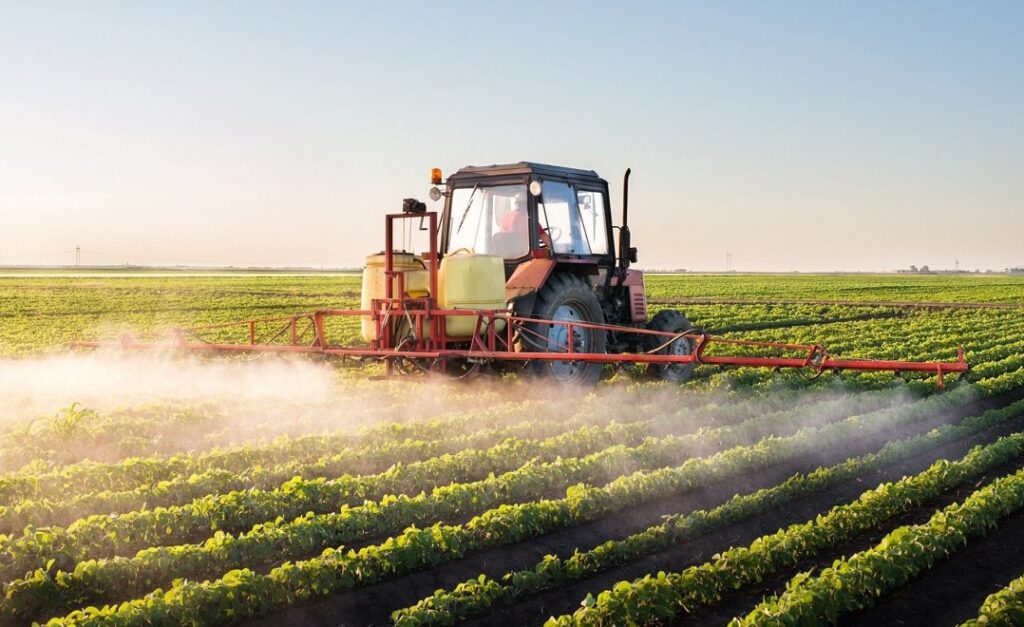 Как использовать моноаммонийфосфат (NH₄H₂PO₄) на кислых и щелочных почвах