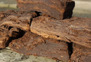 Как правильно вносить торф в почву